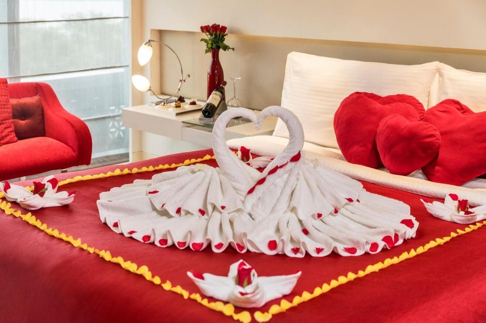 ניו דלהי The Bellwood Suites Near Igi Airport מראה חיצוני תמונה